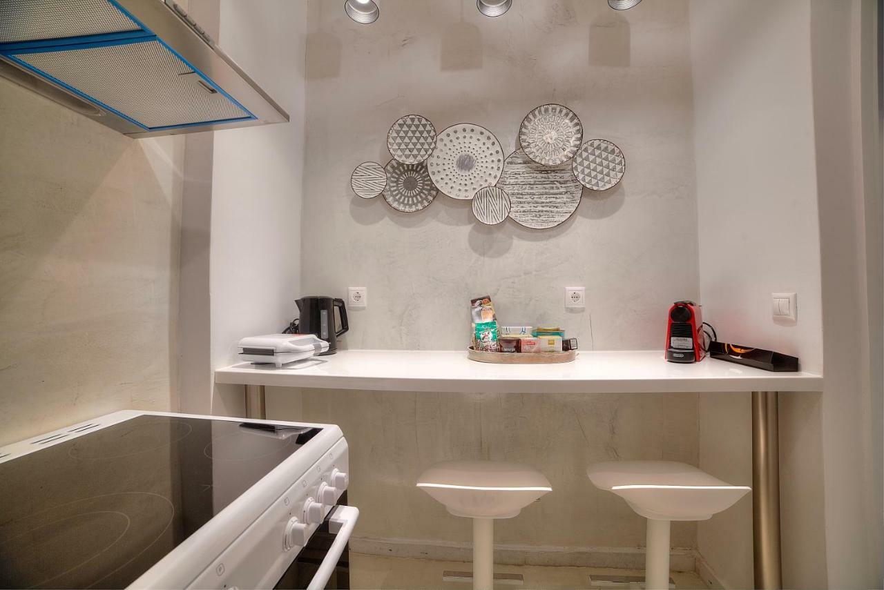Unique Apartment In Glyfada Center Атина Екстериор снимка